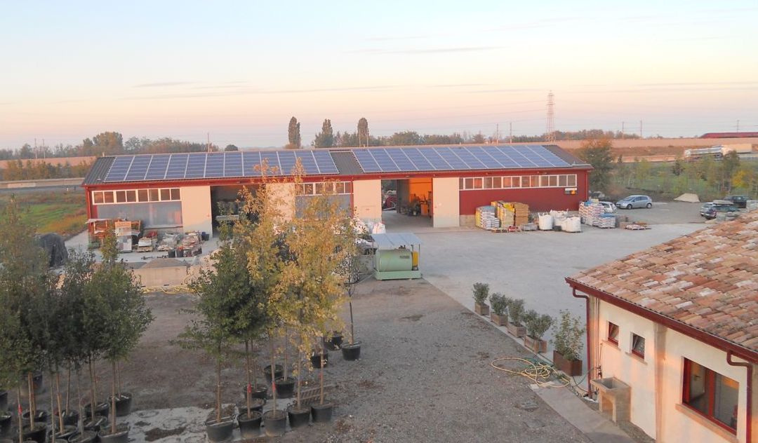 Con questo impianto fotovoltaico produciamo energia Elettrica da fonti rinnovabili: IL SOLE !